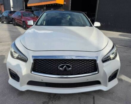 Белый Инфинити Q50, объемом двигателя 3 л и пробегом 76 тыс. км за 9000 $, фото 1 на Automoto.ua