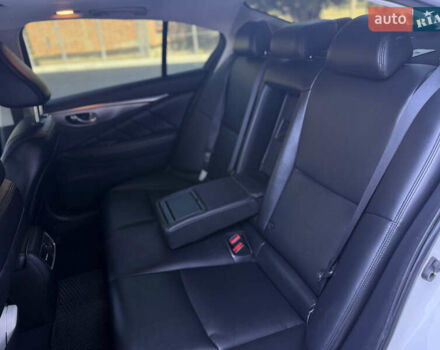 Белый Инфинити Q50, объемом двигателя 3 л и пробегом 136 тыс. км за 16000 $, фото 6 на Automoto.ua