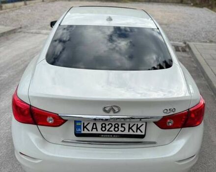 Белый Инфинити Q50, объемом двигателя 3 л и пробегом 123 тыс. км за 15900 $, фото 3 на Automoto.ua