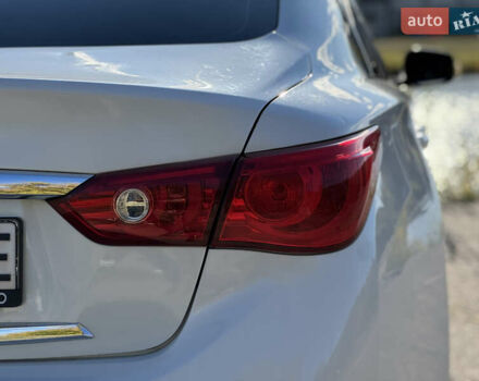 Белый Инфинити Q50, объемом двигателя 3 л и пробегом 108 тыс. км за 14999 $, фото 18 на Automoto.ua