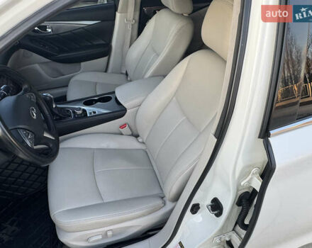 Белый Инфинити Q50, объемом двигателя 3 л и пробегом 79 тыс. км за 15500 $, фото 16 на Automoto.ua