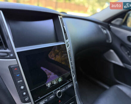 Белый Инфинити Q50, объемом двигателя 3 л и пробегом 136 тыс. км за 16000 $, фото 13 на Automoto.ua