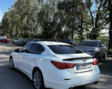 Белый Инфинити Q50, объемом двигателя 3 л и пробегом 140 тыс. км за 15000 $, фото 2 на Automoto.ua