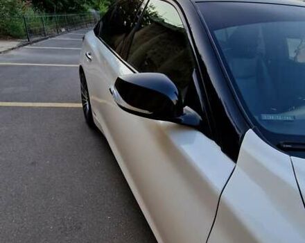 Белый Инфинити Q50, объемом двигателя 3 л и пробегом 71 тыс. км за 19700 $, фото 4 на Automoto.ua