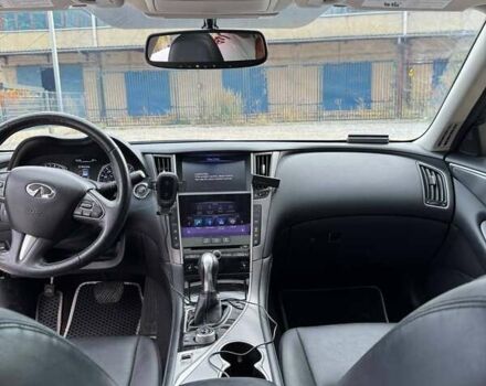 Белый Инфинити Q50, объемом двигателя 3 л и пробегом 123 тыс. км за 15900 $, фото 8 на Automoto.ua