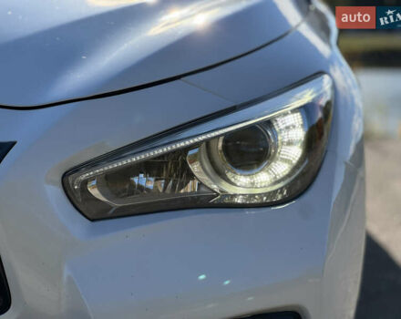 Белый Инфинити Q50, объемом двигателя 3 л и пробегом 108 тыс. км за 14999 $, фото 8 на Automoto.ua