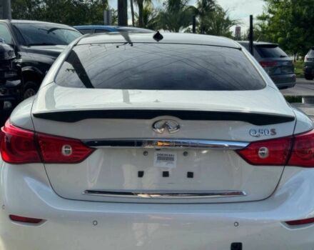 Белый Инфинити Q50, объемом двигателя 3 л и пробегом 76 тыс. км за 9000 $, фото 4 на Automoto.ua