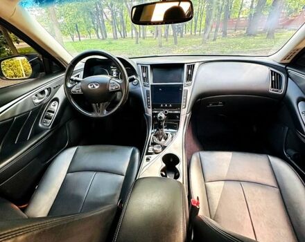 Білий Інфініті Q50, об'ємом двигуна 2 л та пробігом 116 тис. км за 16999 $, фото 6 на Automoto.ua