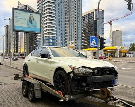 Белый Инфинити Q50, объемом двигателя 3 л и пробегом 115 тыс. км за 6700 $, фото 3 на Automoto.ua