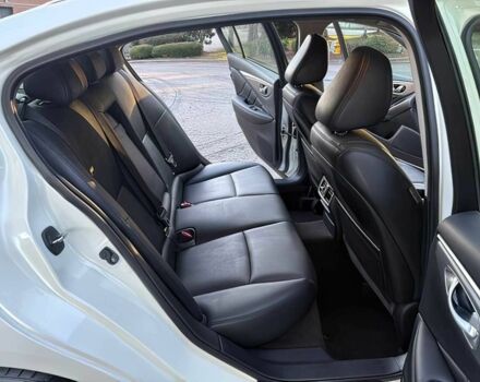 Білий Інфініті Q50, об'ємом двигуна 2 л та пробігом 74 тис. км за 6000 $, фото 15 на Automoto.ua