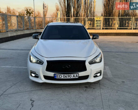 Белый Инфинити Q50, объемом двигателя 3 л и пробегом 79 тыс. км за 15500 $, фото 9 на Automoto.ua