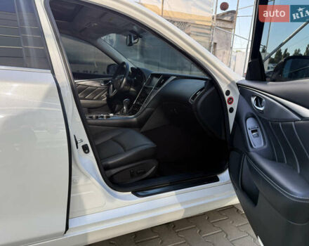 Белый Инфинити Q50, объемом двигателя 2.14 л и пробегом 63 тыс. км за 18200 $, фото 12 на Automoto.ua