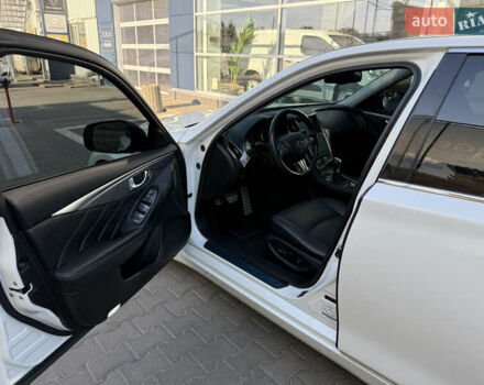 Белый Инфинити Q50, объемом двигателя 2.14 л и пробегом 63 тыс. км за 18200 $, фото 9 на Automoto.ua