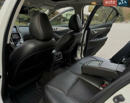 Белый Инфинити Q50, объемом двигателя 1.99 л и пробегом 119 тыс. км за 13333 $, фото 32 на Automoto.ua