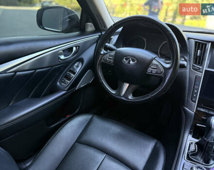 Белый Инфинити Q50, объемом двигателя 3 л и пробегом 136 тыс. км за 16000 $, фото 5 на Automoto.ua