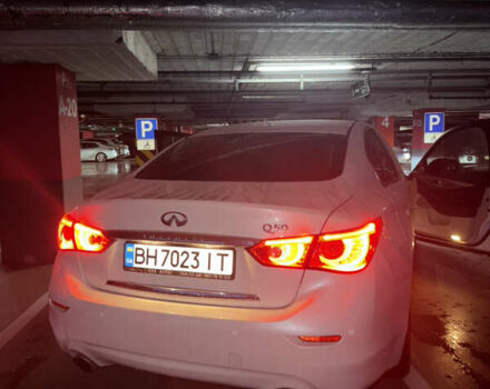 Белый Инфинити Q50, объемом двигателя 1.99 л и пробегом 105 тыс. км за 17500 $, фото 6 на Automoto.ua