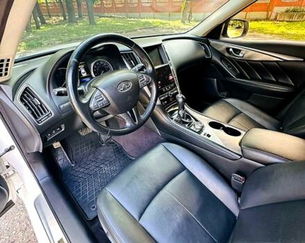 Білий Інфініті Q50, об'ємом двигуна 2 л та пробігом 116 тис. км за 16999 $, фото 3 на Automoto.ua