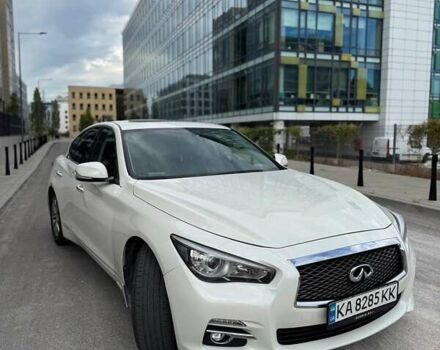 Белый Инфинити Q50, объемом двигателя 3 л и пробегом 123 тыс. км за 15900 $, фото 1 на Automoto.ua