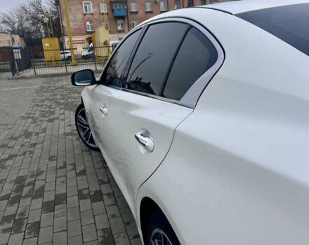 Белый Инфинити Q50, объемом двигателя 2.14 л и пробегом 122 тыс. км за 17300 $, фото 9 на Automoto.ua