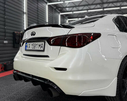 Белый Инфинити Q50, объемом двигателя 3 л и пробегом 120 тыс. км за 13900 $, фото 7 на Automoto.ua