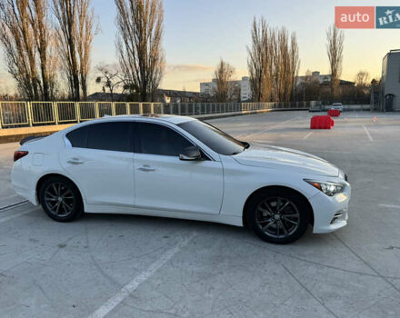 Белый Инфинити Q50, объемом двигателя 3 л и пробегом 79 тыс. км за 15500 $, фото 10 на Automoto.ua