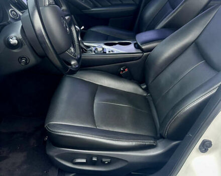 Белый Инфинити Q50, объемом двигателя 2.14 л и пробегом 122 тыс. км за 17300 $, фото 20 на Automoto.ua