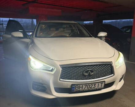 Белый Инфинити Q50, объемом двигателя 1.99 л и пробегом 105 тыс. км за 17500 $, фото 1 на Automoto.ua