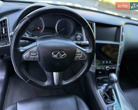 Белый Инфинити Q50, объемом двигателя 3 л и пробегом 136 тыс. км за 16000 $, фото 10 на Automoto.ua