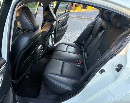 Білий Інфініті Q50, об'ємом двигуна 2 л та пробігом 74 тис. км за 6000 $, фото 14 на Automoto.ua