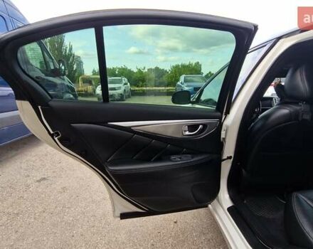 Белый Инфинити Q50, объемом двигателя 3 л и пробегом 71 тыс. км за 19700 $, фото 29 на Automoto.ua