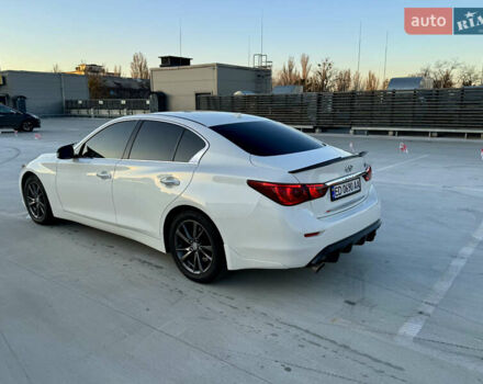 Белый Инфинити Q50, объемом двигателя 3 л и пробегом 79 тыс. км за 15500 $, фото 3 на Automoto.ua