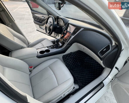 Белый Инфинити Q50, объемом двигателя 3 л и пробегом 79 тыс. км за 15500 $, фото 18 на Automoto.ua