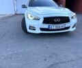 Белый Инфинити Q50, объемом двигателя 3 л и пробегом 107 тыс. км за 18500 $, фото 1 на Automoto.ua