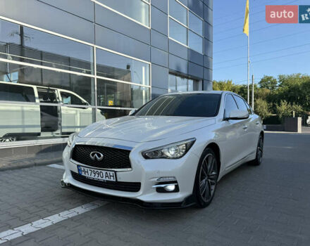 Белый Инфинити Q50, объемом двигателя 2.14 л и пробегом 63 тыс. км за 18200 $, фото 4 на Automoto.ua