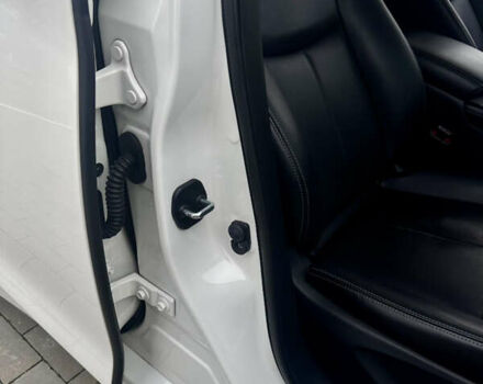 Белый Инфинити Q50, объемом двигателя 2.14 л и пробегом 122 тыс. км за 17300 $, фото 33 на Automoto.ua