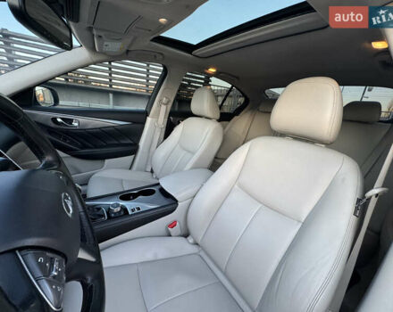 Белый Инфинити Q50, объемом двигателя 3 л и пробегом 79 тыс. км за 15500 $, фото 17 на Automoto.ua