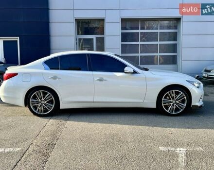 Білий Інфініті Q50, об'ємом двигуна 2.14 л та пробігом 69 тис. км за 17300 $, фото 3 на Automoto.ua