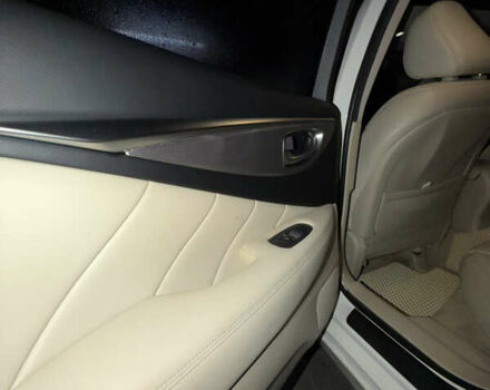 Белый Инфинити Q50, объемом двигателя 1.99 л и пробегом 105 тыс. км за 17500 $, фото 10 на Automoto.ua