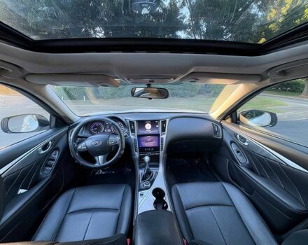 Білий Інфініті Q50, об'ємом двигуна 2 л та пробігом 74 тис. км за 6000 $, фото 9 на Automoto.ua