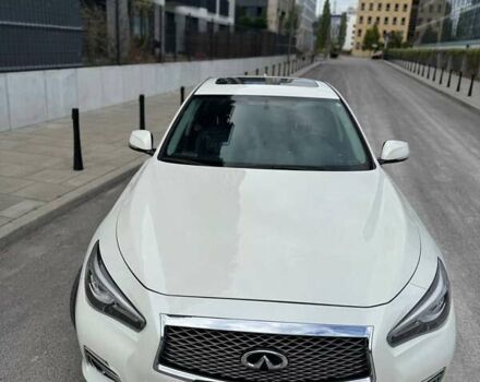 Белый Инфинити Q50, объемом двигателя 3 л и пробегом 123 тыс. км за 15900 $, фото 2 на Automoto.ua