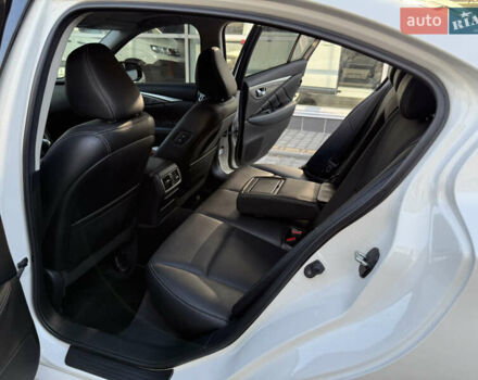 Белый Инфинити Q50, объемом двигателя 2.14 л и пробегом 63 тыс. км за 18200 $, фото 17 на Automoto.ua