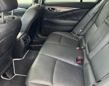 Белый Инфинити Q50, объемом двигателя 3 л и пробегом 123 тыс. км за 15900 $, фото 7 на Automoto.ua