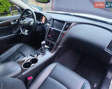 Білий Інфініті Q50, об'ємом двигуна 3 л та пробігом 142 тис. км за 13800 $, фото 13 на Automoto.ua