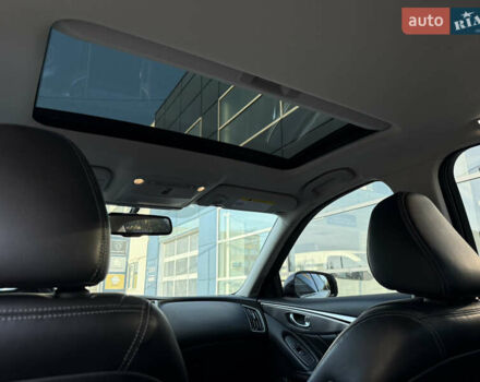 Белый Инфинити Q50, объемом двигателя 2.14 л и пробегом 63 тыс. км за 18200 $, фото 29 на Automoto.ua