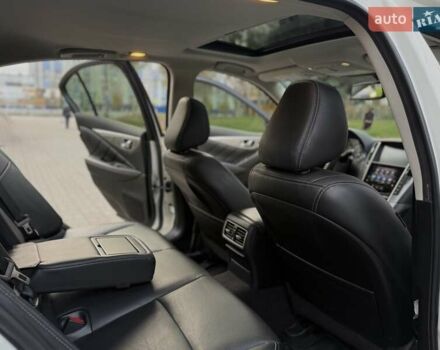 Белый Инфинити Q50, объемом двигателя 1.99 л и пробегом 119 тыс. км за 13333 $, фото 35 на Automoto.ua