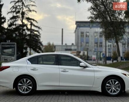 Белый Инфинити Q50, объемом двигателя 1.99 л и пробегом 119 тыс. км за 13333 $, фото 21 на Automoto.ua