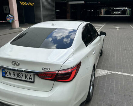 Белый Инфинити Q50, объемом двигателя 3 л и пробегом 145 тыс. км за 18500 $, фото 23 на Automoto.ua