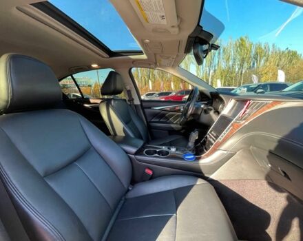 Белый Инфинити Q50, объемом двигателя 3 л и пробегом 82 тыс. км за 15500 $, фото 15 на Automoto.ua