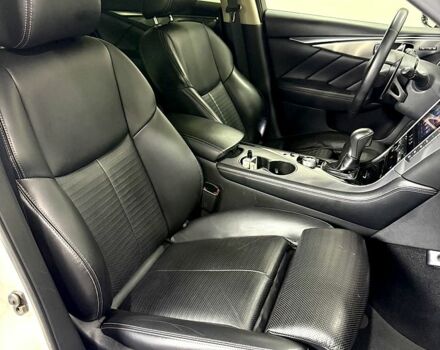 Белый Инфинити Q50, объемом двигателя 3 л и пробегом 146 тыс. км за 17200 $, фото 8 на Automoto.ua