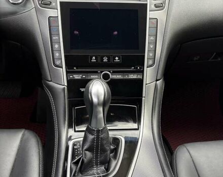 Белый Инфинити Q50, объемом двигателя 1.99 л и пробегом 97 тыс. км за 15500 $, фото 14 на Automoto.ua